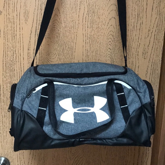 Under Armour Handbags - Like new under armour bag